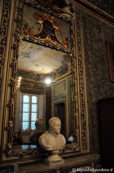 Palazzo d'Aragona Coccapani Modena - 24
